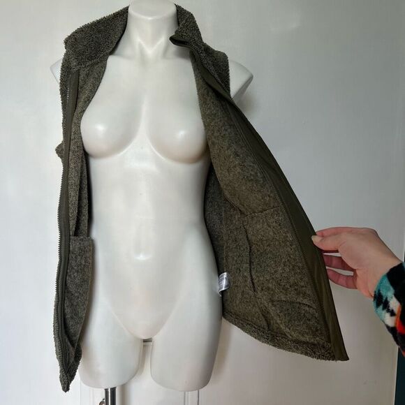 Eddie Bauer Fleece Vest - Picture 4 of 10